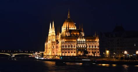 Nothing would've been better to do that night, so we had planned to see the parliament building at night. 50 Incredible Pictures Of The Hungarian Parliament ...