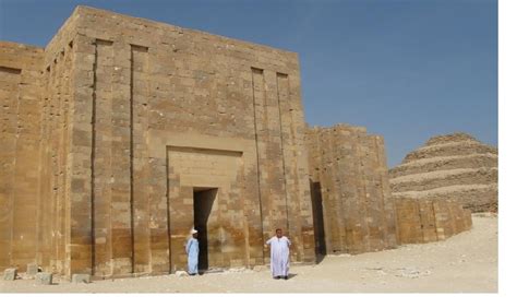 La Pirámide Escalonada De Zoser Pirámide Escalonada De Saqqara