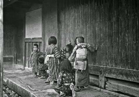 明治後期に日本の何気ない日常の様子を撮影した貴重なモノクロ写真集 Dna