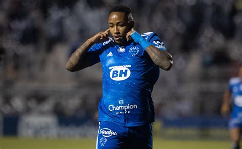 "Feito jamais visto"; Rafa Silva anota dois e ajuda Cruzeiro a superar