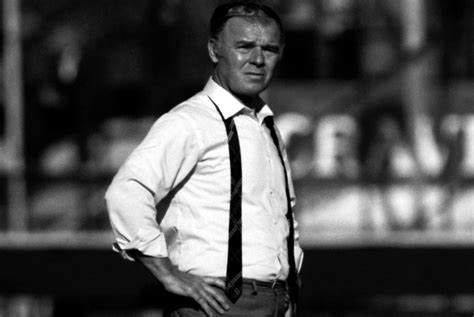 Elected by the socios in 1999 as the greatest barcelona player of the 20th century, the hungarian striker spent a decade at the camp nou, winning four liga titles and five spanish cups. Kubala, al Barça en vísperas de la Eurocopa | Mundial ...