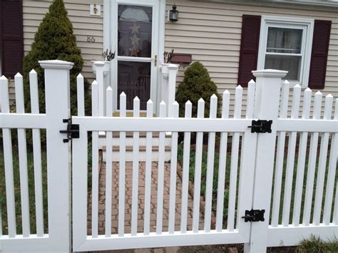 The costs for vinyl fencing include the fencing itself, materials, and labor. 17 best Wood Plastic Fence images on Pinterest