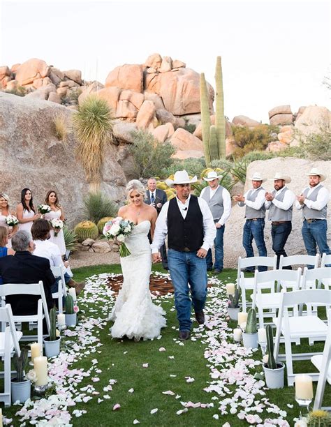 The 6 Gorgeous Arizona Wedding Venues With Stunning Mountain Views