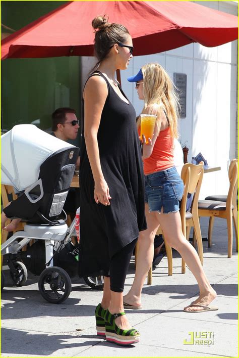 Jessica Alba Tweets Mommy Workout Tips Photo Jessica Alba Photos Just Jared