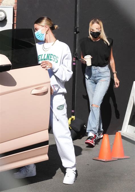 Hailey Bieber Wearing Comfy Sweats In West Hollywood 02 Gotceleb