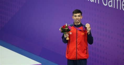 Winning Bronze Medal In 400m Freestyle Asiad 19 Huy Hoang Was