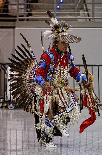 Men S Traditional Dancers Native American Pictures Native American Dance Native American Powwows