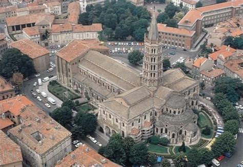 The Basillica Of Saint Sernin Built Between 1080 And 1120 In Toulouse