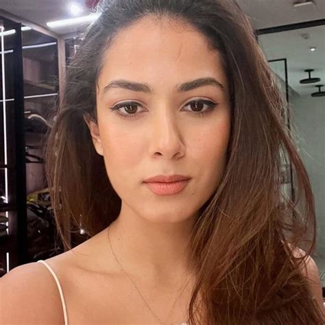 Mira Rajput Confuses Netizens With Her No Makeup Selfie People Say