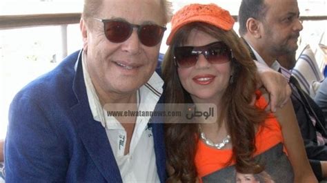 وحرصت الإعلامية بوسي شلبي على زيارة قبر زوجها الراحل النجم محمود عبدالعزيز في الإسكندرية صباح اليوم الخميس، الذي يوافق ذكرى ميلاده، وقرأت سورة يس أمام قبره، خاصة أن بوسى تحرص دائمًا على زيارة قبر الراحل سواء في ذكرى ميلاده أو وفاته طوال السنوات الماضية. بوسي شلبي تنفي انفصالها عن محمود عبدالعزيز - فن وثقافة - الوطن