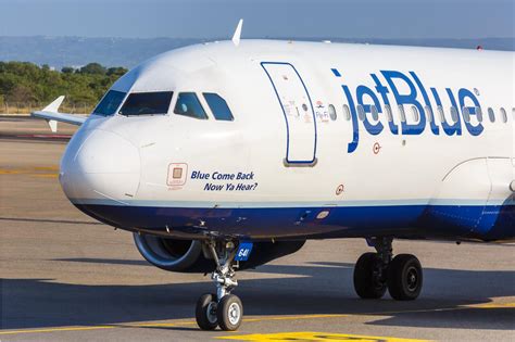 Jetblue Expands Operations To 2 Terminals At New Yorks Laguardia