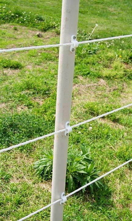 A wooden design adds a rustic appeal to any home, but the metal posts allow a measure of sturdiness. Clips on PP post. How to install electrobraid fencing. | Horse fencing, Electric fence ...
