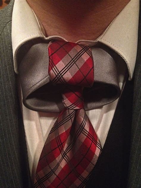 Another Loopy Knot Using A Contrast Tie Tie Day Best Knots Neck Tie
