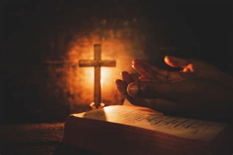 Free Photo Vintage Photo Of Hand With Bible Praying