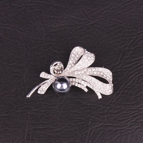 new fashion rhinestone brooches pin female jewelry leaf brooch pins silver color party prom