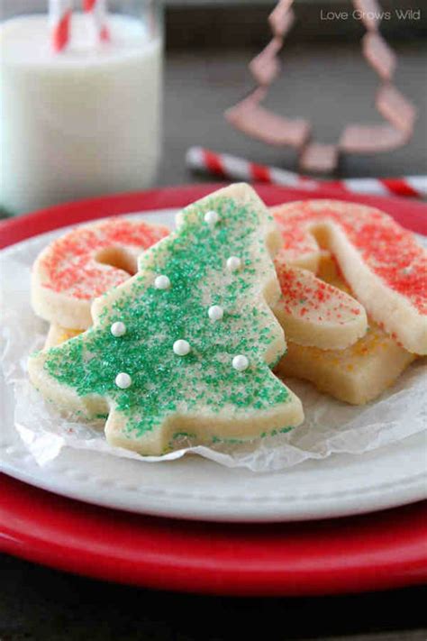 This sugar cookie recipe needs to chill for at least two hours! Best Christmas Cookie Recipes | DIY Ready