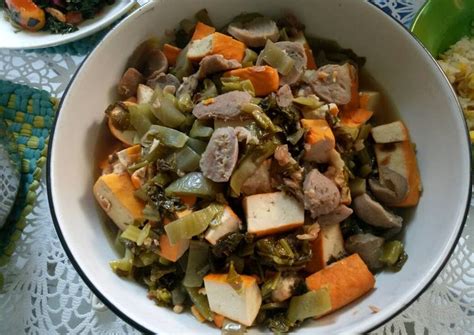 Sayur asin menjadi salah satu makanan favorit bagi masyarakat tionghoa. Cah Sayur Asin / Sayur asin adalah produk fermentasi dari ...
