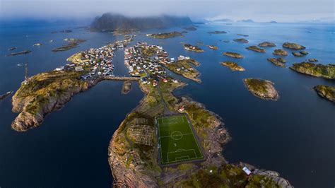 Find unique places to stay with local hosts in 191 countries. Henningsvaer islands, Lofoten, Norway - Windows Spotlight ...