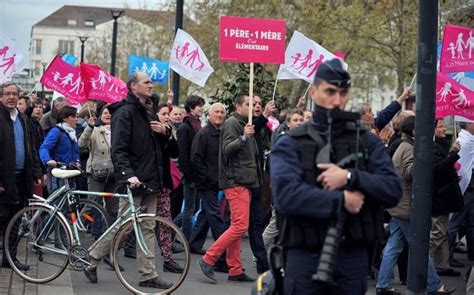 France Awaits Protests As It Legalises Gay Marriage
