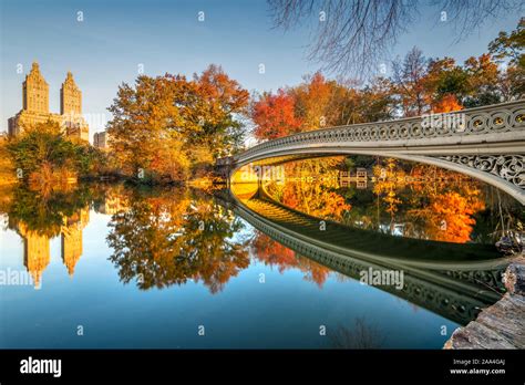 Bow Bridge Central Park Hi Res Stock Photography And Images Alamy