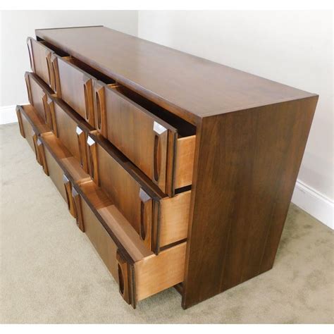 Mid Century Modern Walnut 9 Drawer Long Dresser Chairish