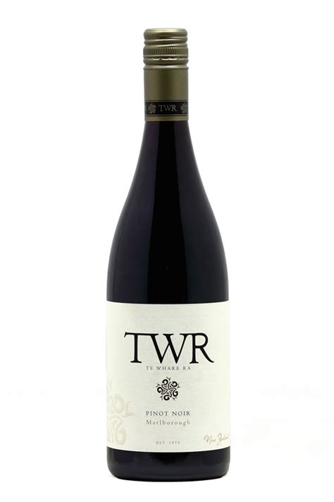 It takes years, even decades, for everything to come together. Maya Hawes: Flowers Vineyards & Winery Pinot Noir 2017 ...