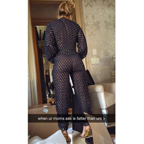 Kim Zolciaks Daughter Snapchats Her Moms Butt Gets Caught And