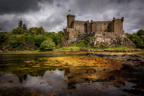 Dunvegan Castle Dunvegan Is The Oldest Continuously Inhabi Flickr