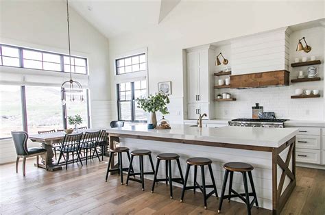 Amazingly Creative And Stylish Farmhouse Kitchen Floor Ideas Source