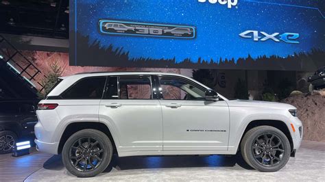Jeep Celebrates 30 Years Of The Grand Cherokee With Anniversary Package