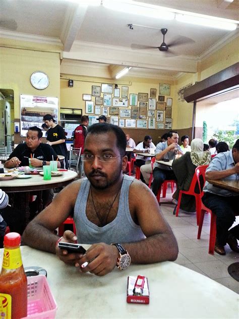 A household name serving delicious pau and simple hainanese fare to the pau yik mun is run by the third generation of the family ming king jack. Venoth's Culinary Adventures: Restoran Yik Mun: Tg. Malim ...