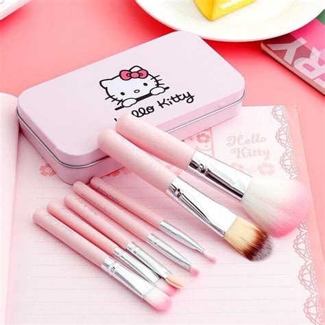 Jual Hello Kitty Brush Kaleng 7 In 1 Make Up Brush Kuas Doraemon Kaleng Indonesiashopee