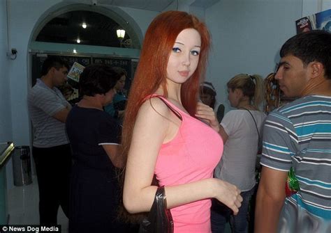 乌克兰16岁真人芭比 腰臀比惊人称未整容 时尚频道 凤凰网