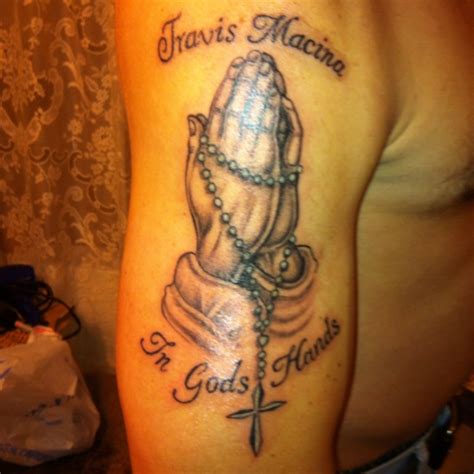If you too want to have a remembrance tattoo design then you should keep one thing in mind that such tattoos should never fade away. Tattoo in memory of my best friend | Tattoos, Memorial ...