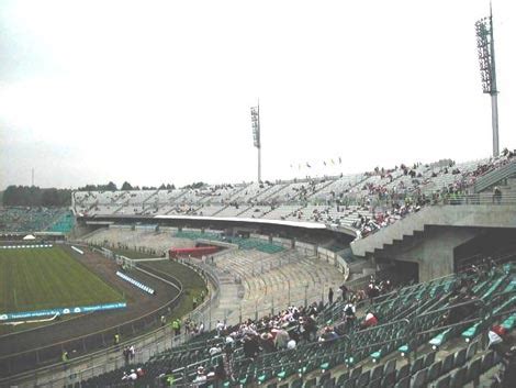 Stadion śląski w połowie drogi do centralnej ligi juniorów młodszych! Photos du stade de Chorzow : Stadion Slaski