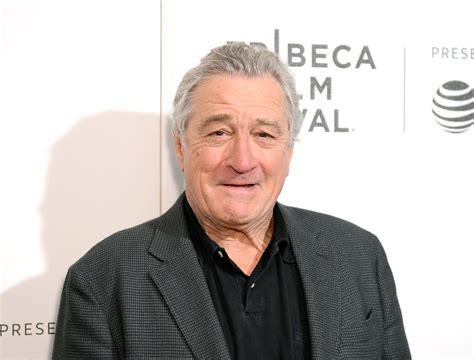 robert de niro felt it was his obligation to reveal sexuality of late father who loved adored