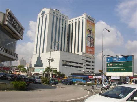 Bu otel misafirlere ücretsiz kablosuz i̇nternet, ücretsiz otopark ve açık havuz. Crystal Crown Hotel - Johor Bahru District