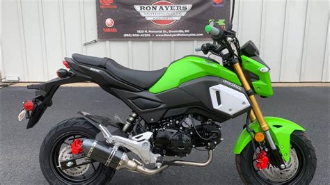 The 2020 honda grom comes in two trims and four paint schemes. 2020 Honda Grom W/Stunt Package - YouTube