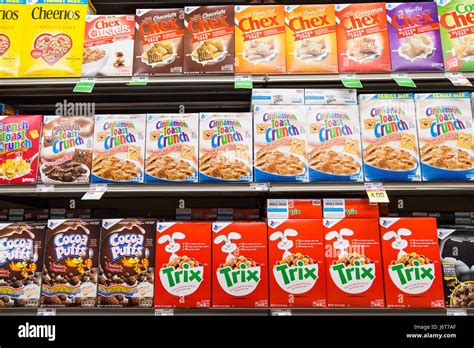 Cereal Aisle Grocery High Resolution Stock Photography And Images Alamy