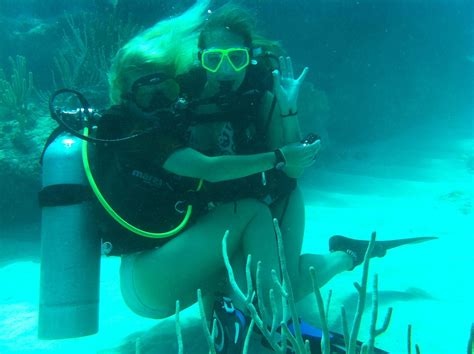 Diving The Florida Keys With The Debutante Divers Scuba Diving