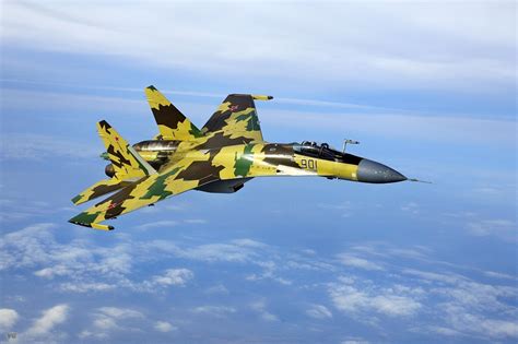 2560x1440 Resolution Brown Yellow And Green Camouflage Fighter Jet