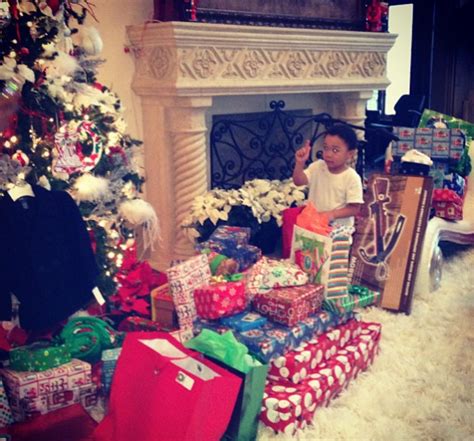 Photos Diddy Plays Black Santa Celebs Spoil Their Kiddies For