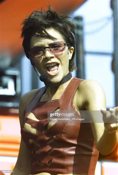Victoria Beckham Posh Spice In Girl Band The Spice Girls Wearing A Photo Dactualité