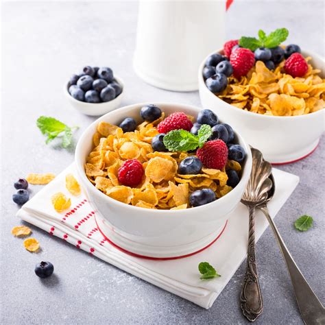 Premium Photo Healthy Breakfast With Corn Flakes And Berries