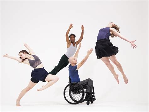 Axis Dance Company Incorporates Dancers of All Physical Abilities | WUWM