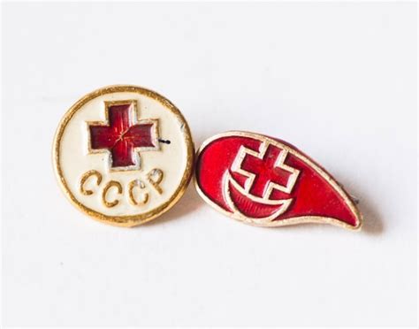Soviet Pin Blood Donor Red Cross Badge Red White Tiny Pins