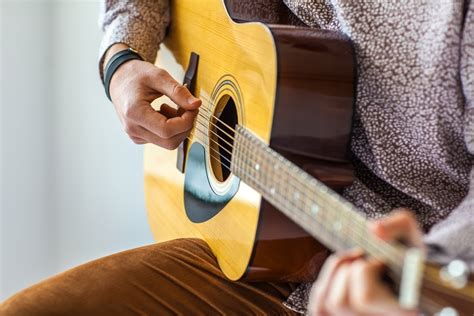 Tips Memilih Gitar Akustik Untuk Pemula Bukareview Hot Sex Picture