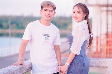 เนเงิน คุกเข่า ขอ เจนนี่ แต่งงาน กลางไลฟ์คอนเสิร์ต ฝ่ายหญิงตอบตกลงทันทีพร้อมเผยว่า ดีใจมาก ขอบคุณทุกคนที่มาอวยพรให้ อัลบั้มภาพ เจนนี่ ได้หมดถ้าสดชื่น แต่งงาน เนเงิน ทำเซอร์ไพ ...