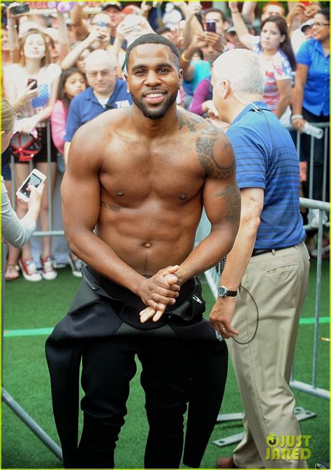 jason derulo shows off his ripped bod gistmania