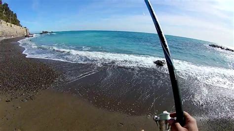 pesca a bolognese dal molo e dalla spiaggia - YouTube